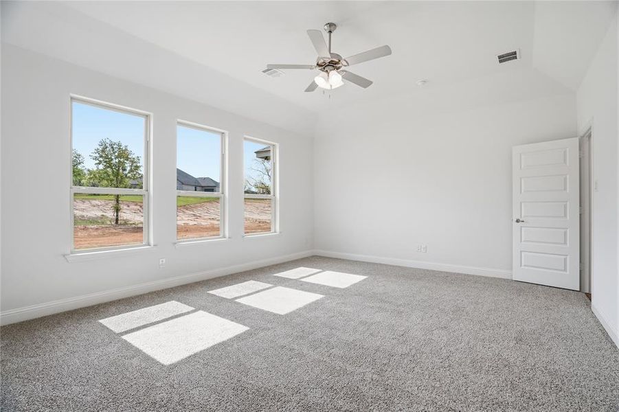 Spacious, unfurnished interior of a new home in Arbor Oaks, Boyd (Image 29).