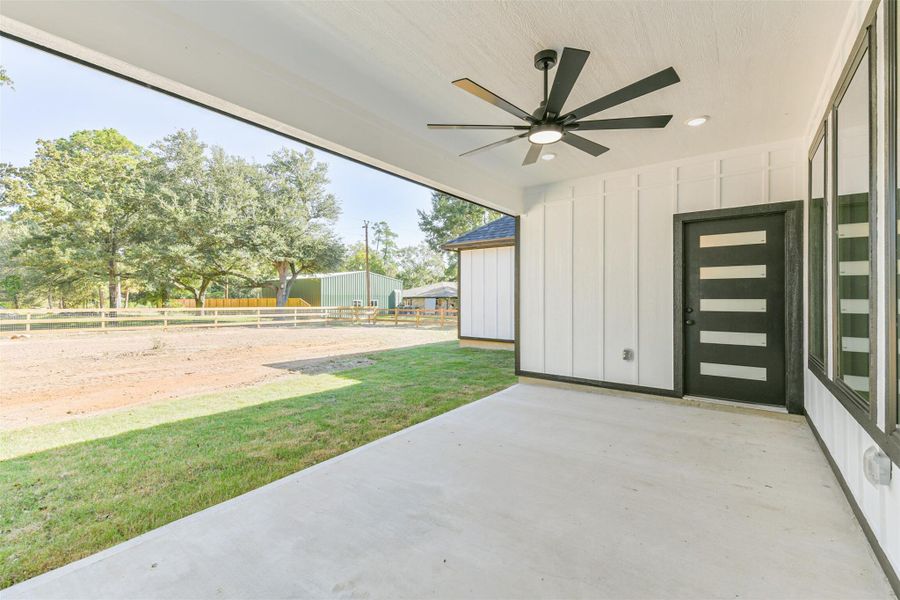 Exterior details and patio area of a home in , Hockley (Image 4).