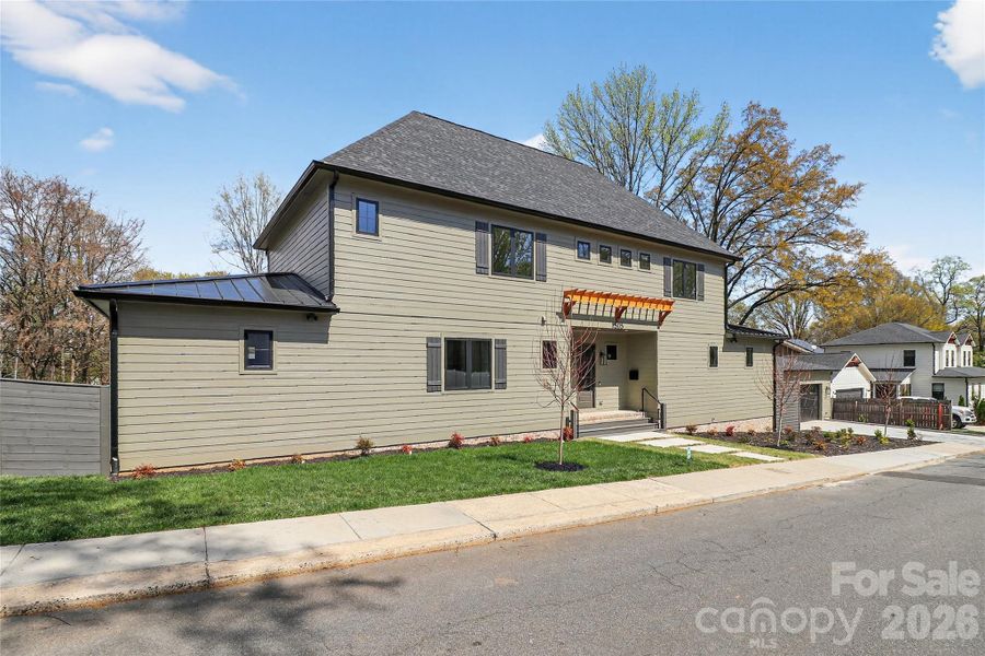Exterior details and patio area of a home in , Charlotte (Image 28).