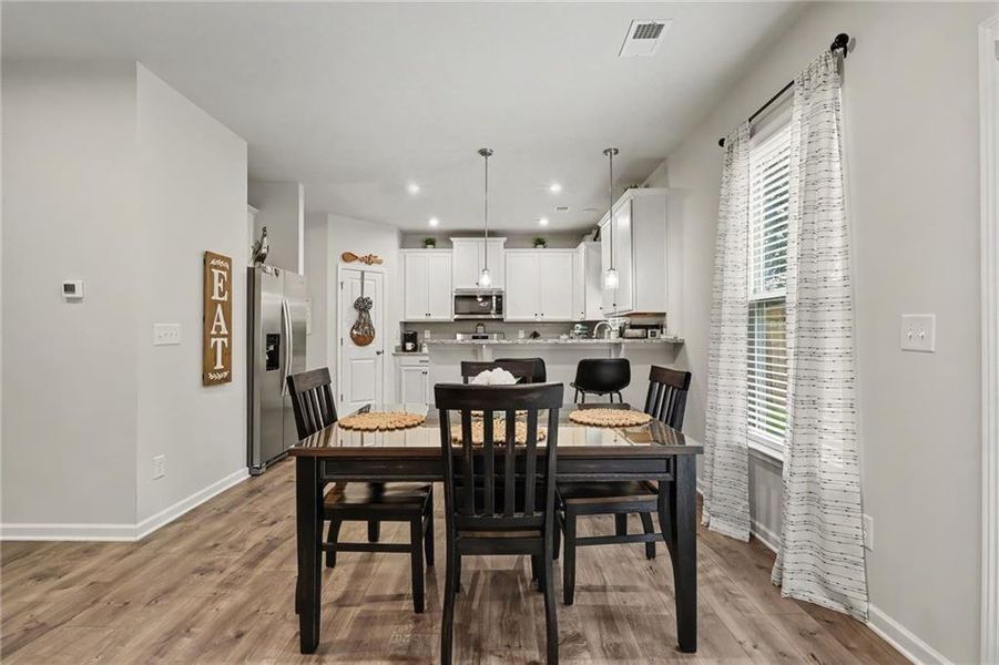 Furnished interior view inside a new home in Old Lost Mountain Estates, Powder Springs (Image 5).