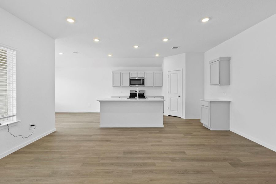 Spacious, unfurnished interior of a new home in The Canopies, Splendora (Image 15).