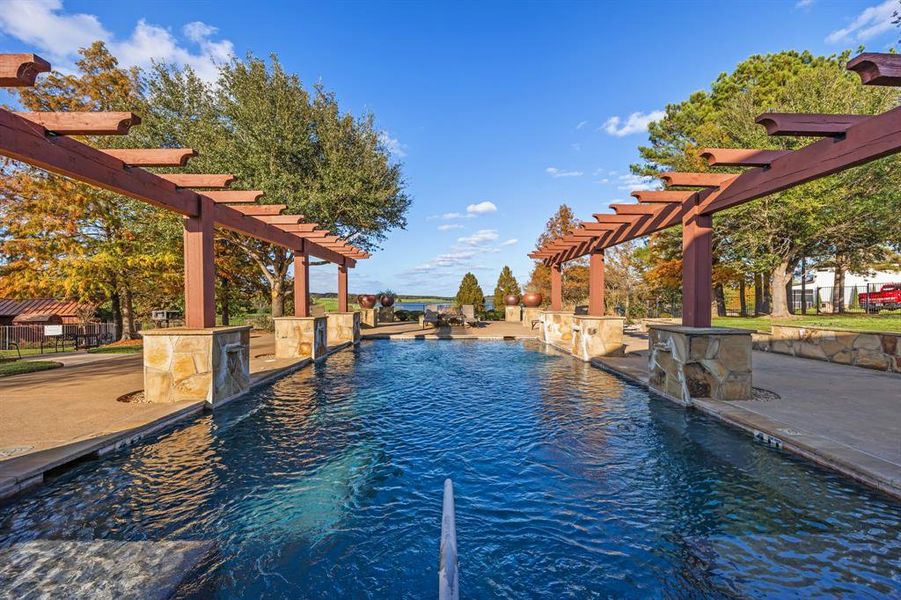 Community amenities in , Athens (Image 18). Community amenities in , Athens (Image 18).