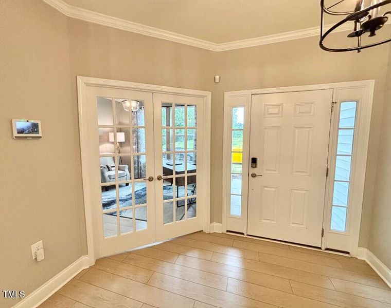 NP 80 Study French doors