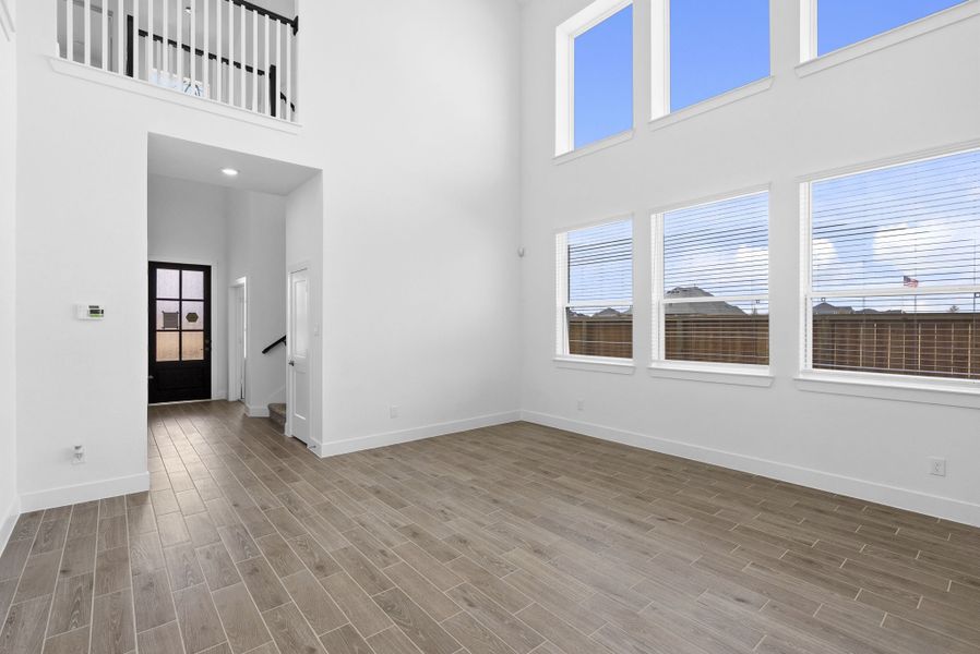 Spacious, unfurnished interior of a new home in Attwater, Waller (Image 15).