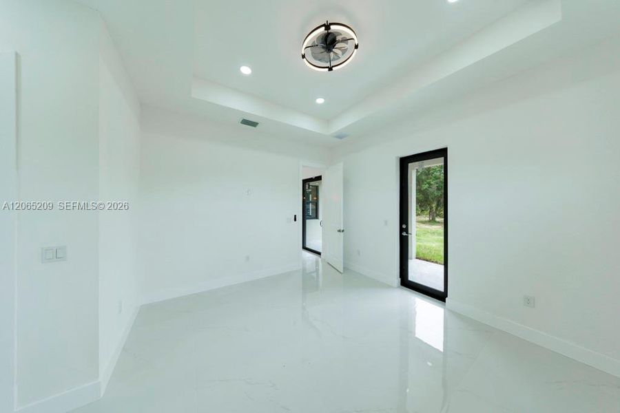 Spacious, unfurnished interior of a new home in , Lehigh Acres (Image 25).
