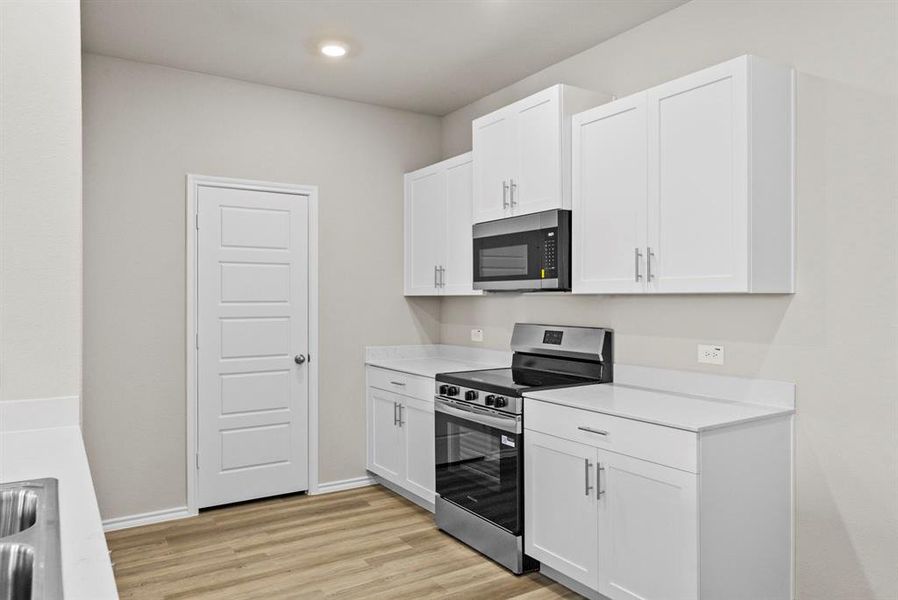 Furnished interior view inside a new home in Orchard Village, Fort Worth (Image 6).