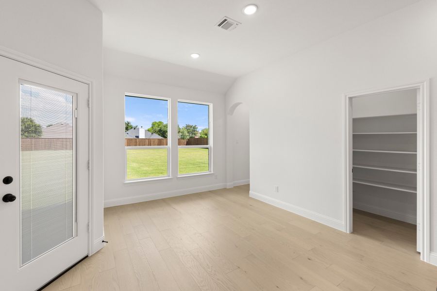 Spacious, unfurnished interior of a new home in Lovers Landing, Forney (Image 14).
