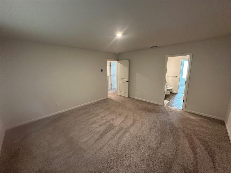 Spacious, unfurnished interior of a new home in , Cedartown (Image 18).