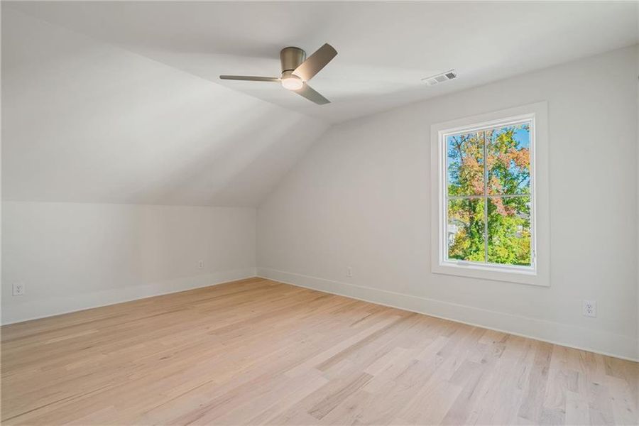 Spacious, unfurnished interior of a new home in , Alpharetta (Image 52).