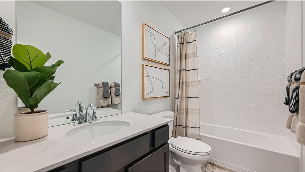 2161 Meridian Bath2 F2