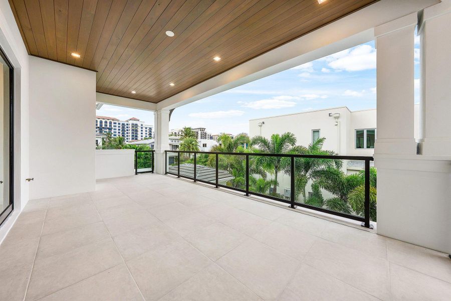 Exterior details and patio area of a home in , Boca Raton (Image 46).