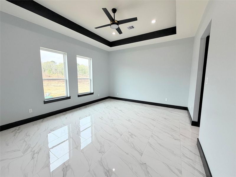 Spacious, unfurnished interior of a new home in , Dayton (Image 27).