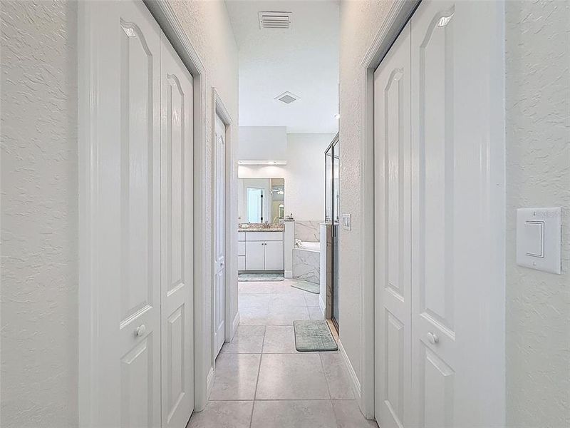 Spacious, unfurnished interior of a new home in , Spring Hill (Image 21).