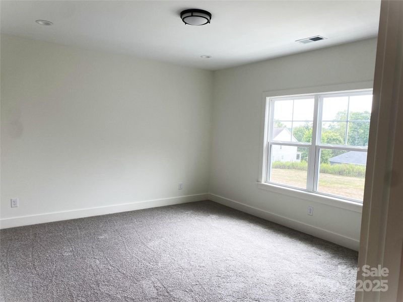 Spacious, unfurnished interior of a new home in , Davidson (Image 14).