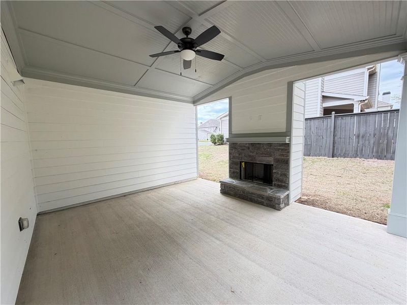 Exterior details and patio area of a home in , Jefferson (Image 3).