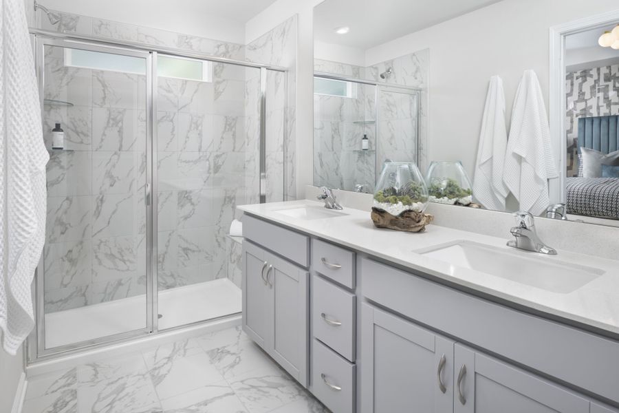 Amira Model Owner's Bath