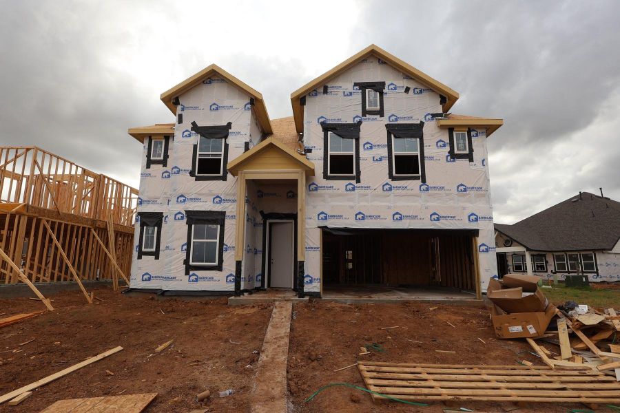 Two story home with 6 beds, 4.5 baths, and 2 car garage