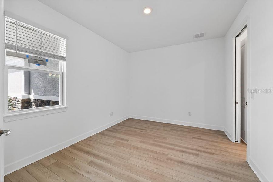 Spacious, unfurnished interior of a new home in Coasterra Community Group Page, Palmetto (Image 19).