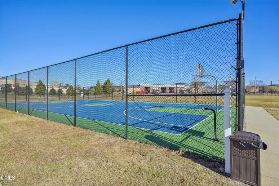 57-web-or-mls-Commons Cir-2511-907