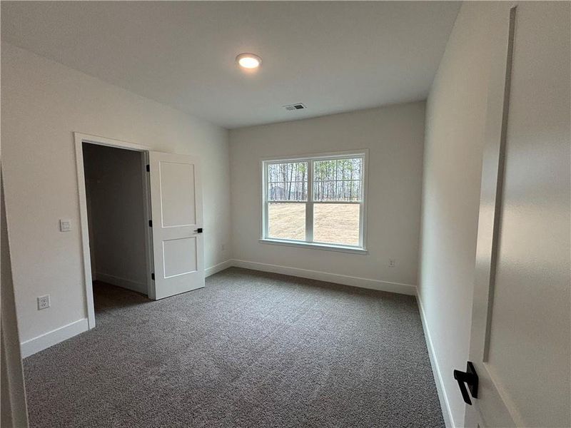 Spacious, unfurnished interior of a new home in Tuscany Hills, Douglasville (Image 13).