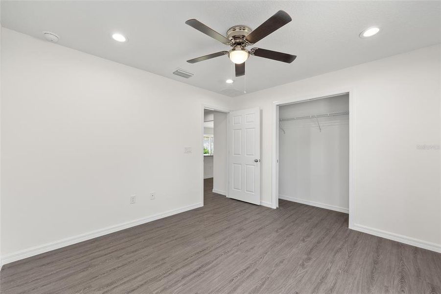 Spacious, unfurnished interior of a new home in , Dunnellon (Image 14).