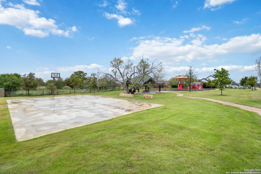 Image 48 of a home in Woodbridge Farms.