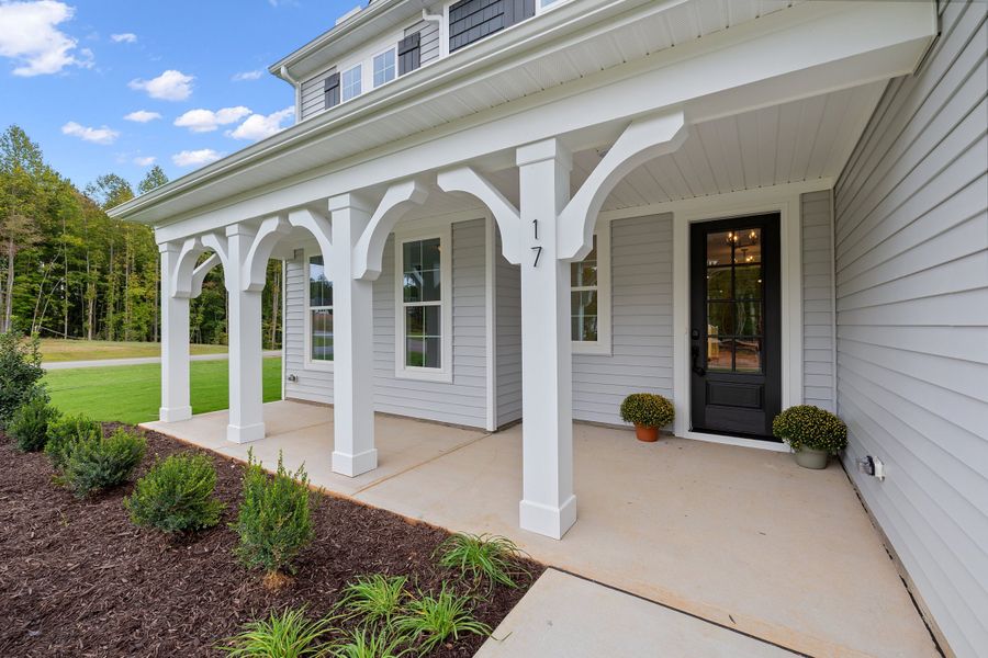 Representative exterior details of a home built from the The Chandler by RobuckHomes in Baylee Ridge, Selma (Image 95).