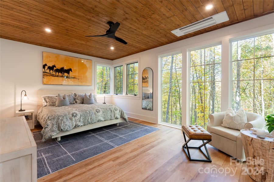 Furnished interior view inside a new home in , Sylva (Image 15).