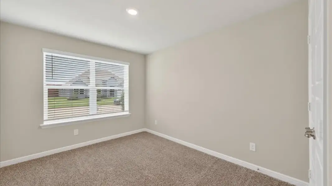 Spacious, unfurnished interior of a new home in Parkerville Meadows, DeSoto (Image 17).