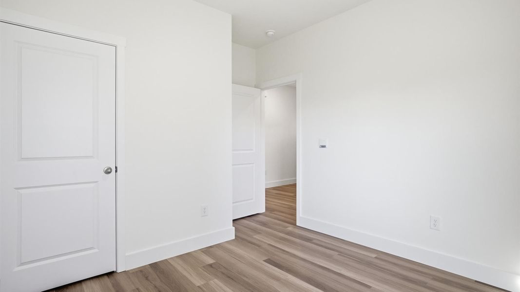 Spacious, unfurnished interior of a new home in Millstone Village, Morristown (Image 16).