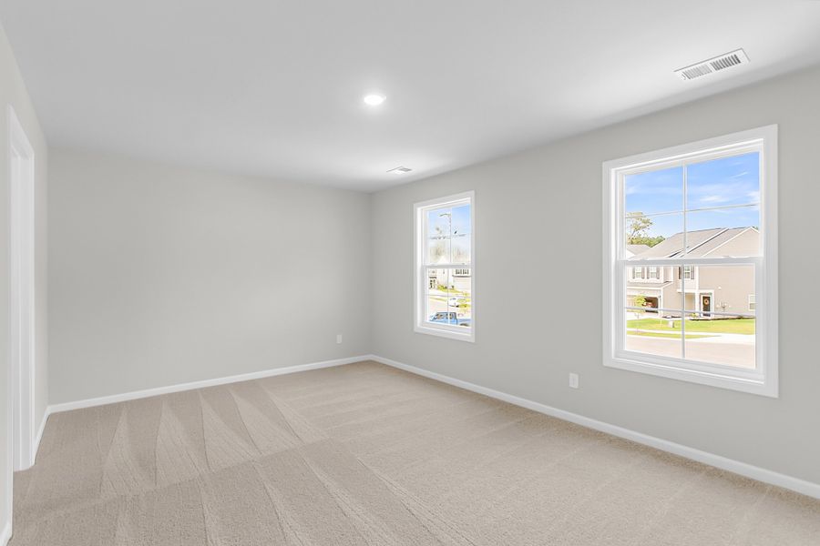 Spacious, unfurnished interior of a new home in Central Creek, Goose Creek (Image 26).
