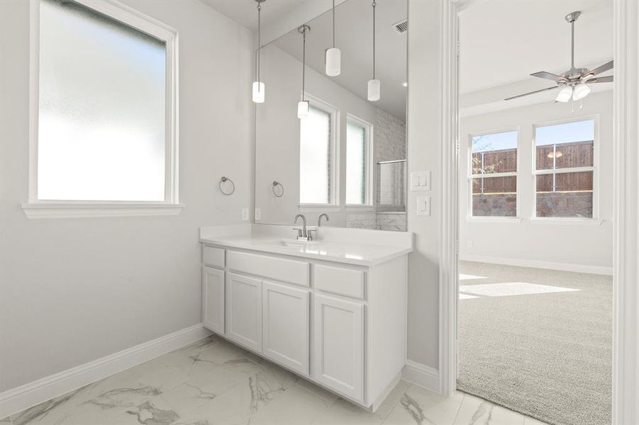 21. 2109 Clairmount - Bath (2)