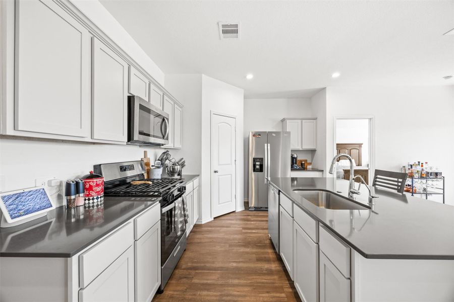 Furnished interior view inside a new home in Summerwood Trails, Willis (Image 19). Furnished interior view inside a new home in Summerwood Trails, Willis (Image 19).
