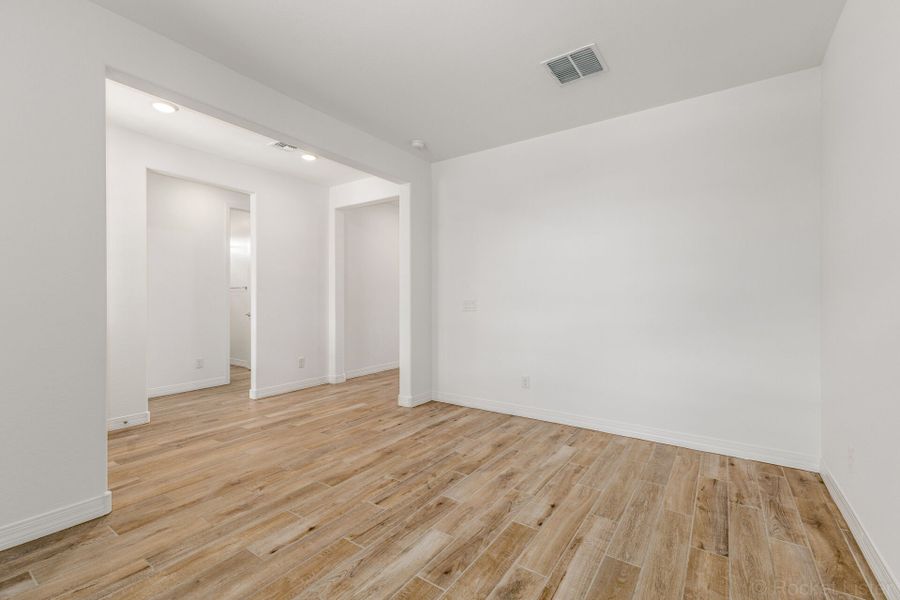 Spacious, unfurnished interior of a new home in Tierra Vistoso, Surprise (Image 13).