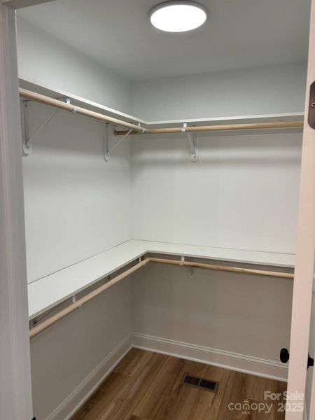 Image 11 of a home in .