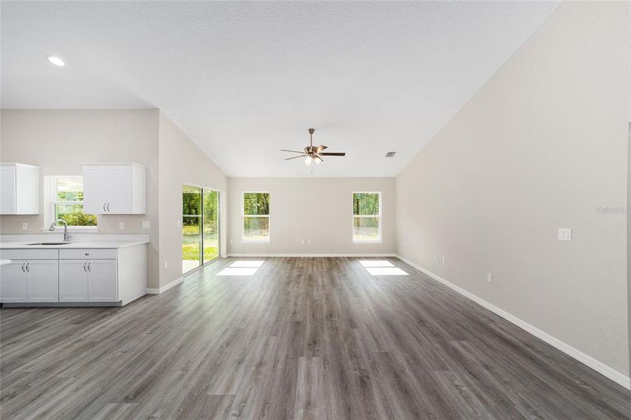 Spacious, unfurnished interior of a new home in , Dunnellon (Image 19).