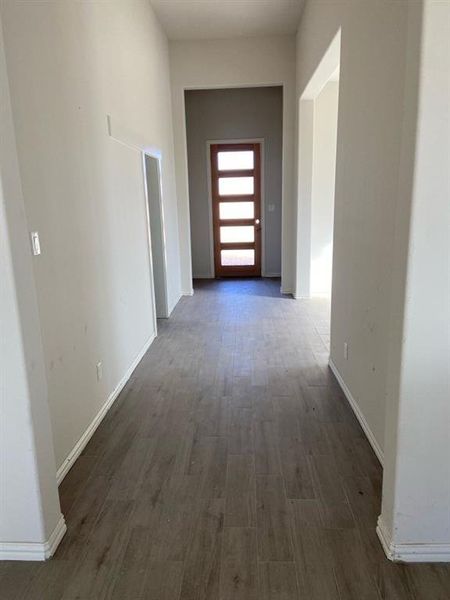 Spacious, unfurnished interior of a new home in Hillview Addition, Decatur (Image 5).