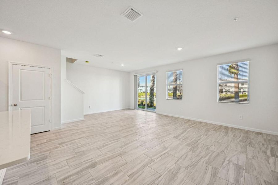 587 Salisbury Cir Fort Pier (5)