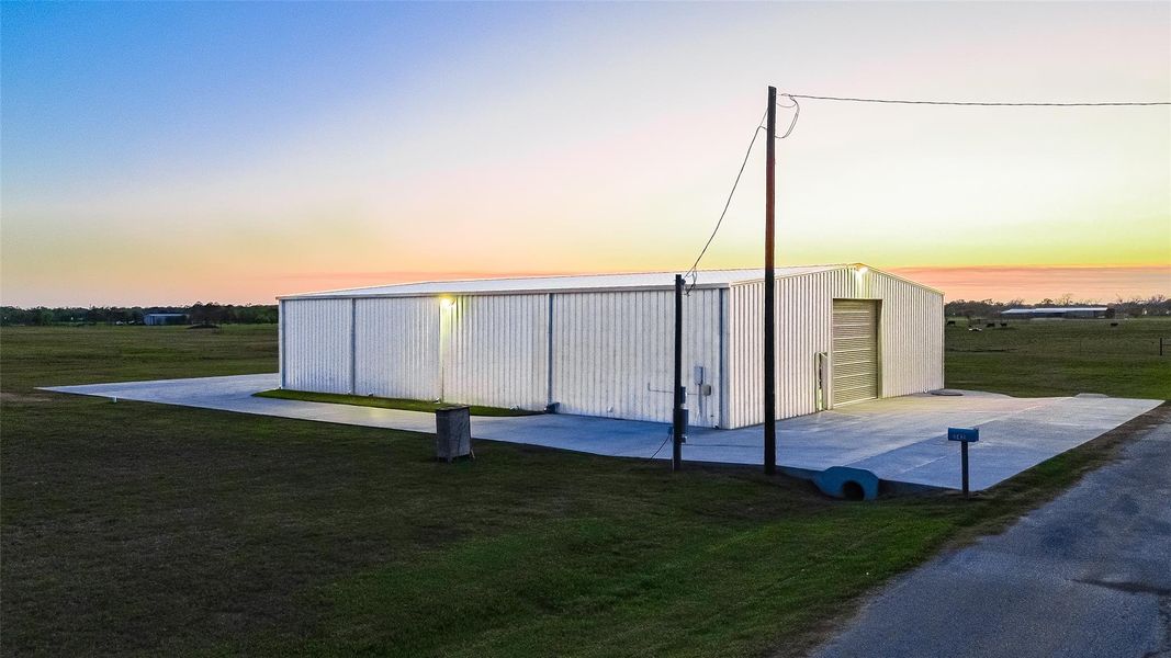 Exterior details and patio area of a home in , Brazoria (Image 1). Exterior details and patio area of a home in , Brazoria (Image 1).