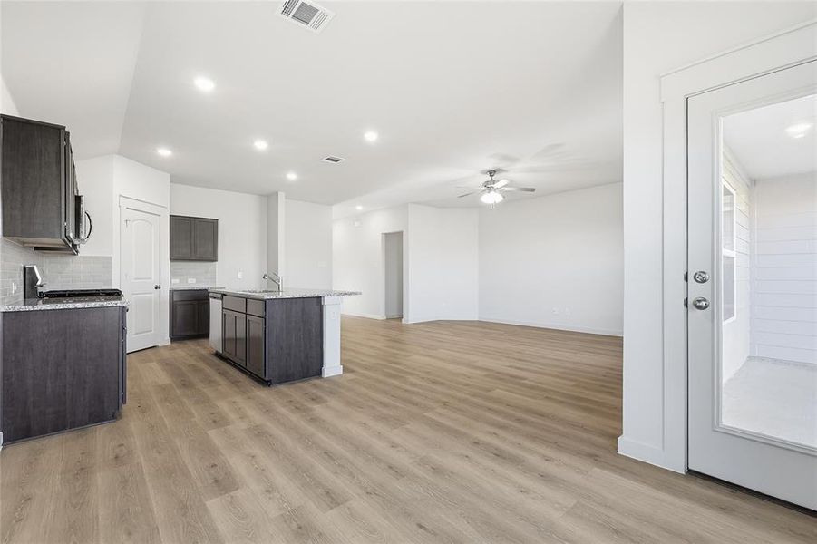 Spacious, unfurnished interior of a new home in Patriot Estates, Venus (Image 18).