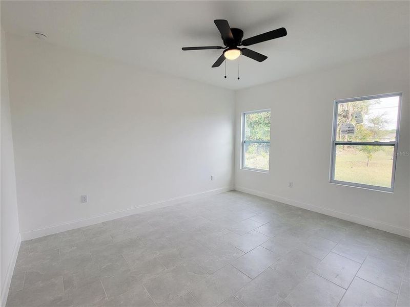 Spacious, unfurnished interior of a new home in , Palm Bay (Image 14).