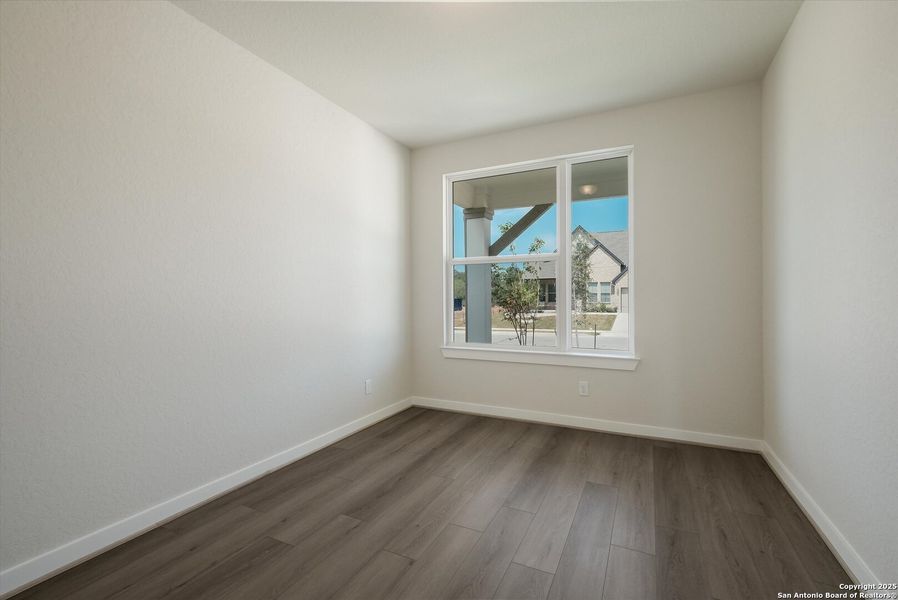 Spacious, unfurnished interior of a new home in Foxbrook, Cibolo (Image 25).