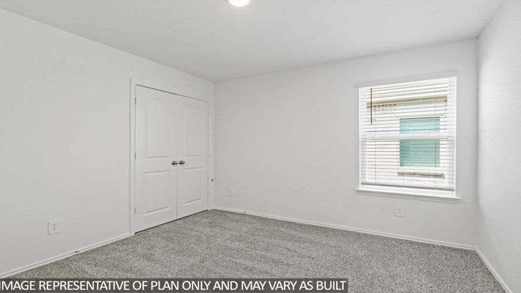 Spacious, unfurnished interior of a new home in Venetian Pines, Conroe (Image 9).