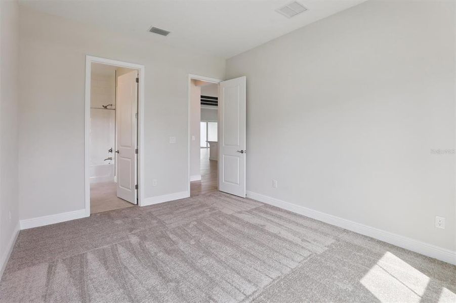 Spacious, unfurnished interior of a new home in Two Rivers, Zephyrhills (Image 22).