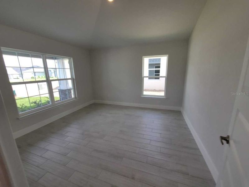 Spacious, unfurnished interior of a new home in Ocala Waterway / Kingsland Country Estates, Dunnellon (Image 11).