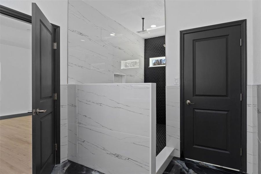 Furnished interior view inside a new home in , Dunnellon (Image 11).