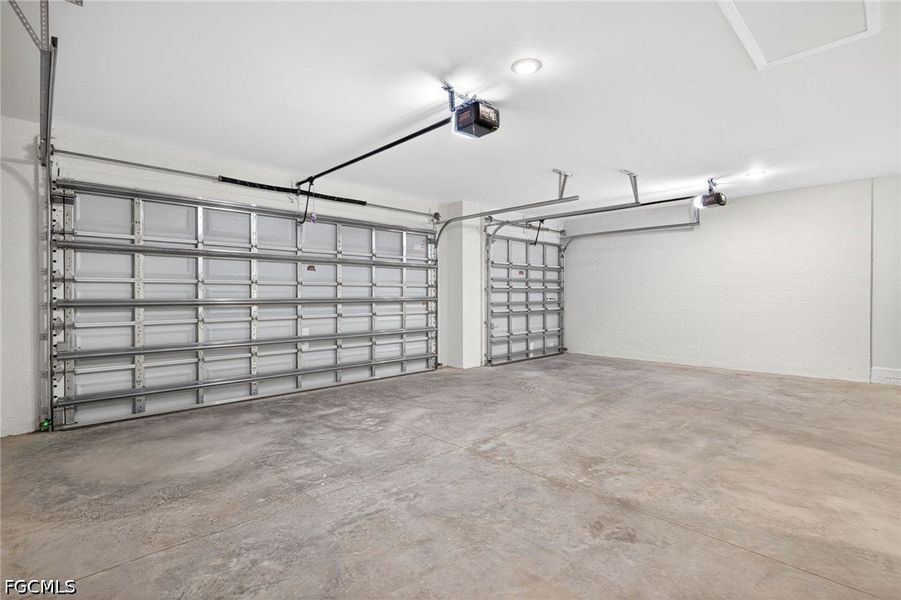 Spacious, unfurnished interior of a new home in Cape Coral, Cape Coral (Image 17).