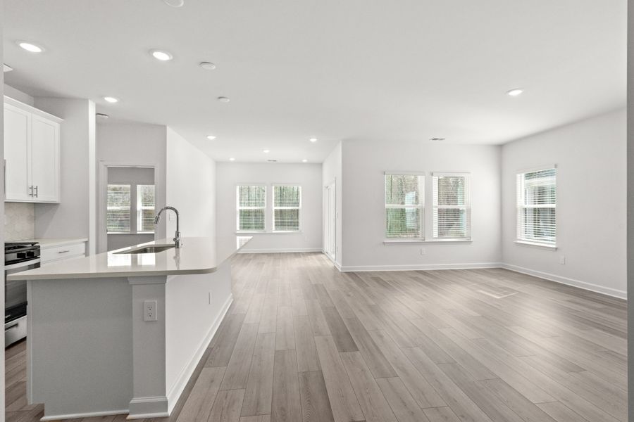 Spacious, unfurnished interior of a new home in Palmetto Place, Longs (Image 17).