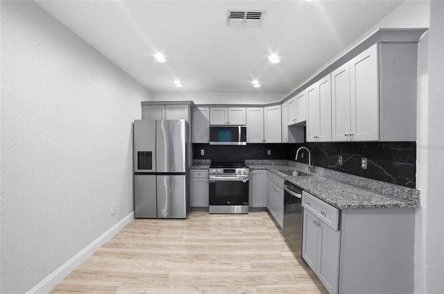 Furnished interior view inside a new home in , Orlando (Image 9).