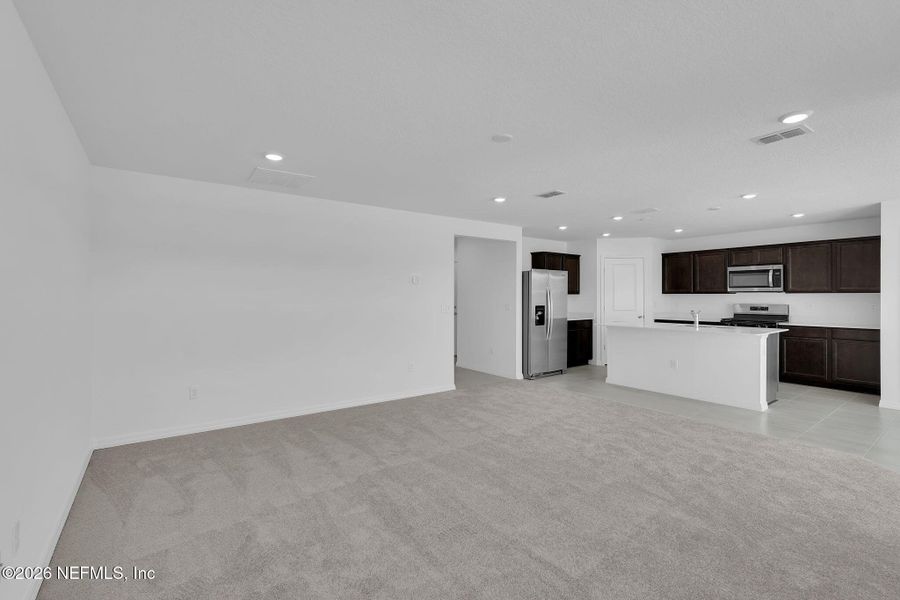 Spacious, unfurnished interior of a new home in Wells Landing, Jacksonville (Image 21).